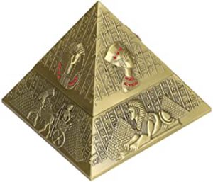 Pirámide de bronce